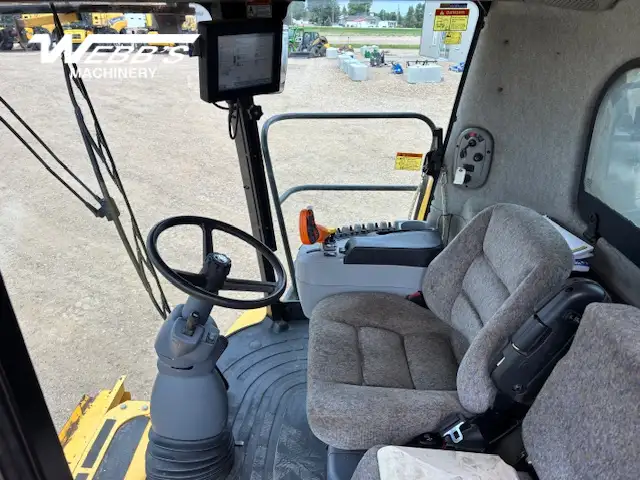 2010 New Holland CR9070 COMBINE | Farming Equipment | Saskatoon | Free ...