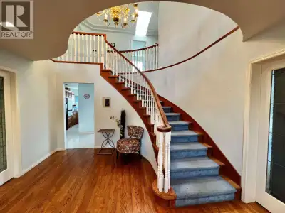 Fully Furnished upper private room for rent in the Metrotown area, close to Royal Oak Skytrain stati...