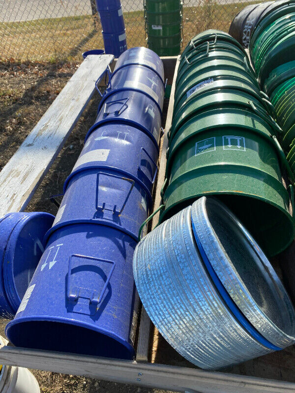 100 X Steel. 2.5 Gals. Drums, Lockable, Removable lid. Fishing