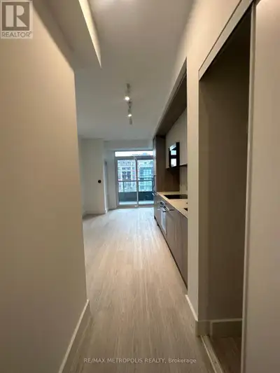 608 - 625 SHEPPARD AVENUE Toronto (Bayview Village), Ontario