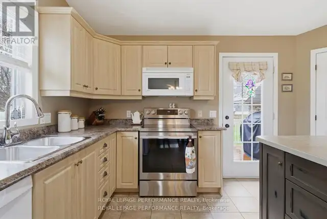 18353 LANA DRIVE South Glengarry, Ontario in Houses for Sale in Cornwall - Image 12