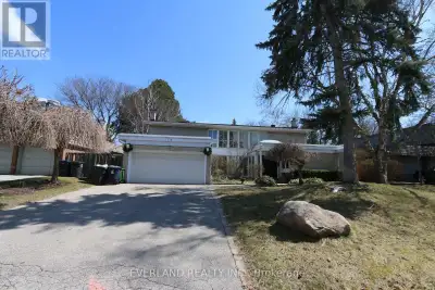 Stunning Executive Home W/Beautiful & Unbelievable Backyard, Very Private W/Pool. Located In Prestig...