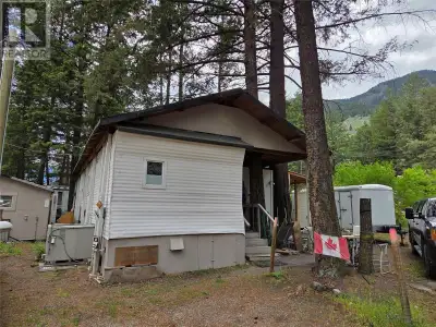 Just over 1,000 square feet, 2 bedroom home in quiet Whispering Pines park. Central Air, gas furnace...
