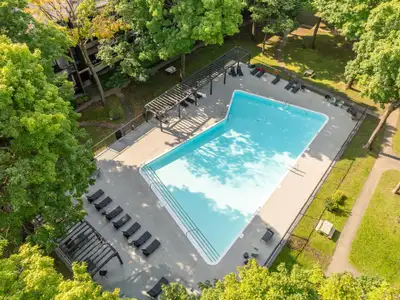 Appartement 3 et demi, semi meublé, situé dans un complexe immobilier localisé à Sainte-Foy à proxim...