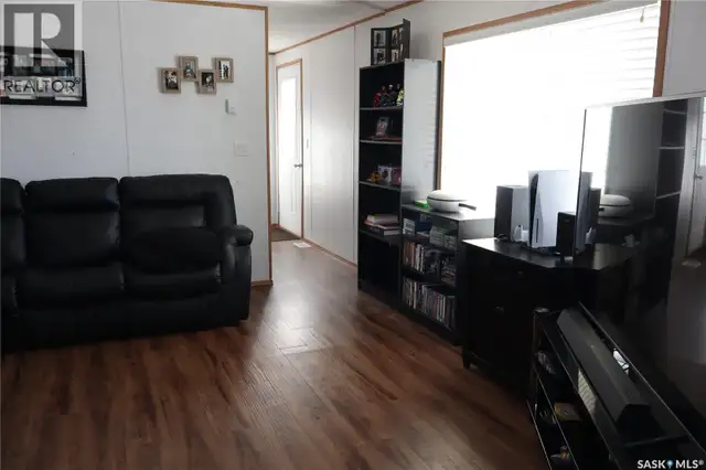 20 H AVENUE Willow Bunch, Saskatchewan in Houses for Sale in Moose Jaw - Image 14