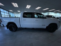 ===== Key Features ===== * 60,195 km * Sport Trim * 4WD (Four-Wheel Drive) * 5.7L HEMI V8 Engine * S... (image 4)