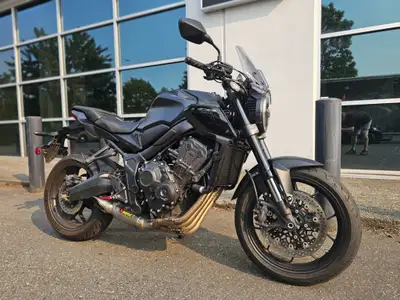 Fly screen, levers, pegs, akro exhaust, only 11,557 kms, some marks from a right side tip over, clea...