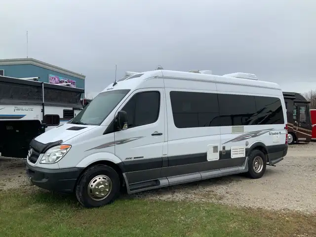 2010 Roadtrek RS Adventurous in RVs & Motorhomes in Barrie - Image 6