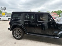 Kijiji Engine: 4 Cylinder Engine 2.0L L/100Km City: 11.6 L/100Km Hwy: 11.9 Safety Equipment ABS And... (image 4)