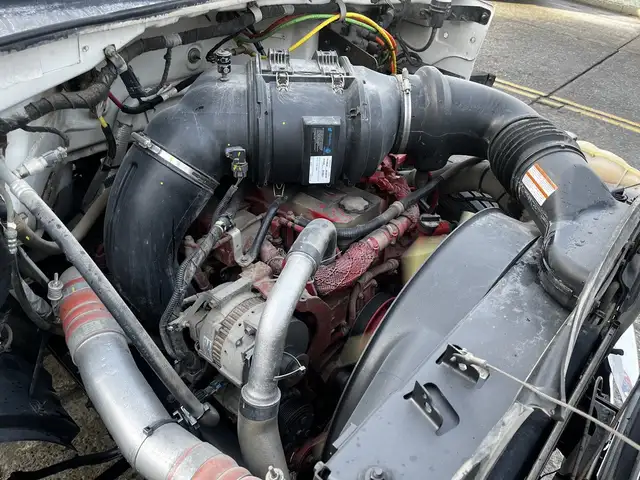 2011 Ford F750 18 Foot Cummins Manual Flatdeck in Heavy Trucks in Winnipeg - Image 31