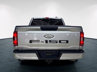 Experience the renowned 2022 Ford F-150 XLT 4x4 SuperCrew in a striking Silver finish, built for bot... (image 7)