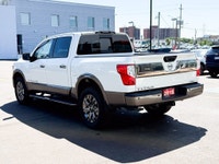 2018 Nissan Titan Platinum ONE OWNER l LOW KM l FULL SERVICE Pearl White 5.6L V8 DOHC 4WD 7-Speed Au... (image 4)