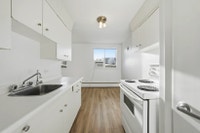 Amenities: Keyless Entry • City Views • Air Conditioning Suite & Building: Spacious bachelor, one-be... (image 1)