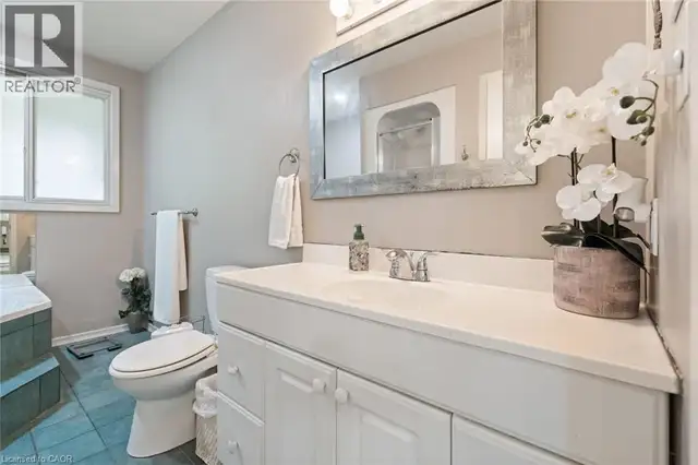 1652 OLD HIGHWAY 24 Waterford, Ontario in Houses for Sale in Norfolk County - Image 16