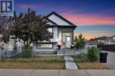 Located on a corner lot in the established community of Taradale, this bright bi-level home offers 5...