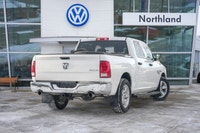 2019 Ram 1500 Classic ST Bright White Clearcoat HEMI 5.7L V8 VVT 8-Speed Automatic 4WD, Diesel Gray/... (image 3)