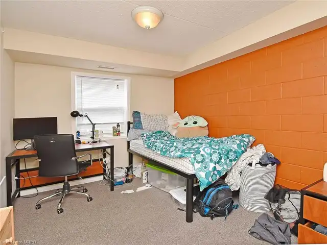 Male Student Housing in Waterloo - Students Only in Long Term Rentals in Kitchener / Waterloo - Image 13