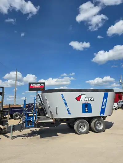 2024 Penta 6730 TMR Mixer -640cu/ft capacity -Flat shiftable conveyor -9" rubber extension -Small 10...