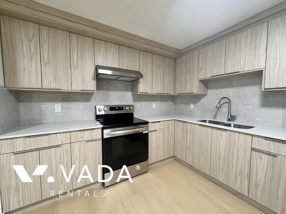 Capitol Hill 2 BR Basement Suite Rental 4967 Georgia St Burnaby: 5