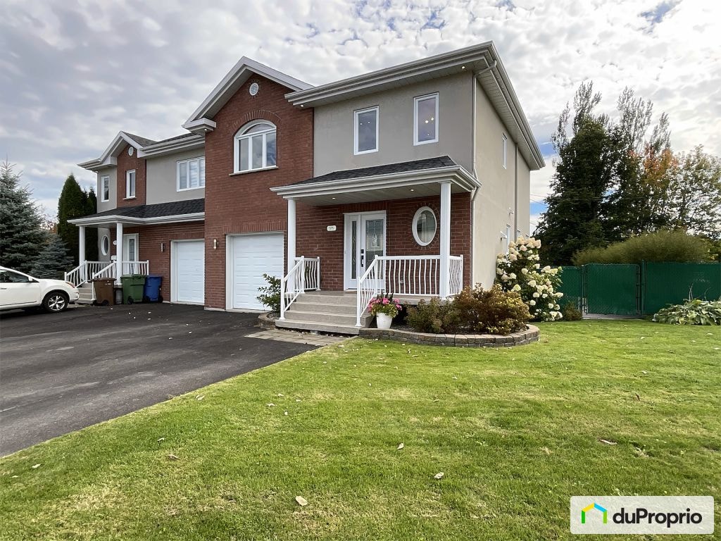 $624,000 - Semi-detached for sale in Chicoutimi (Chicoutimi) — photo 1