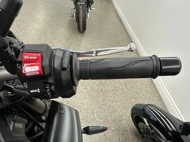 2025 Yamaha MT10ASB Hyper Naked - V6594 - -No Payments for 1 Yea in Sport Bikes in Markham / York Region - Image 15