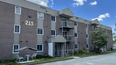 GRAND 3½ RÉNOVÉ À FLEURIMONT DÈS JUILLET