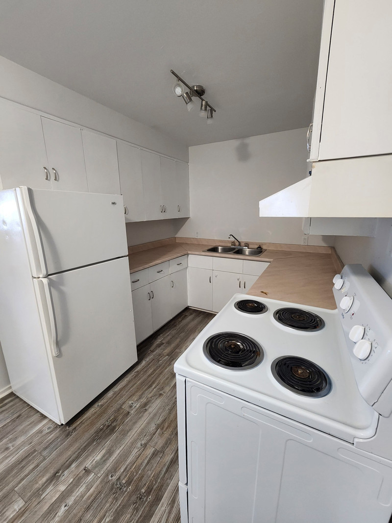 2 Bedroom Apartment 1050 Available Feb 15th Long Term Rentals