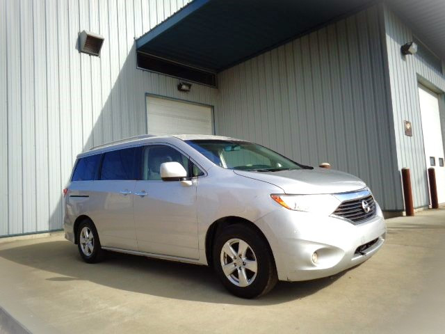 2013 Nissan quest SV-BACK UP CAMERA-7 PASSENGERS in Cars & Trucks in Edmonton