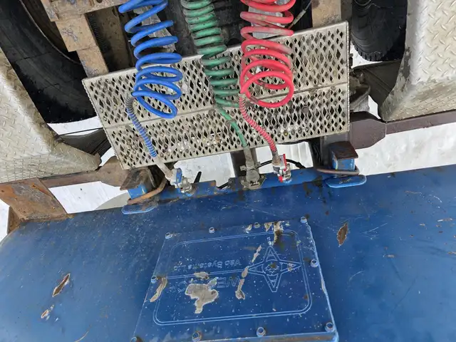 2012 PETERBILT 388 in Heavy Trucks in Saskatoon - Image 44