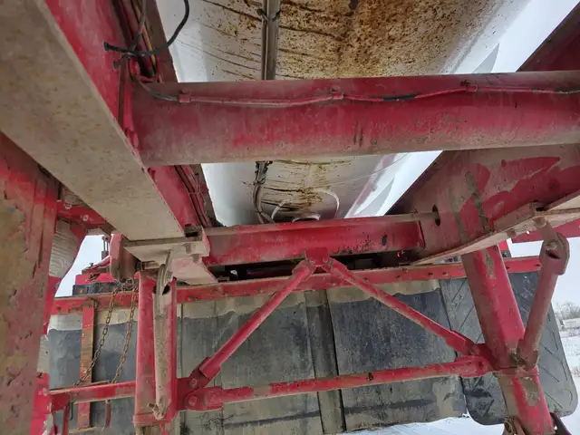 2012 PETERBILT 388 in Heavy Trucks in Saskatoon - Image 66