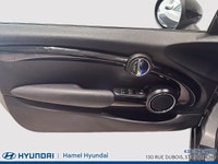 2019 MINI Convertible 2019 MINI Cooper Convertible - Style iconique, plaisir de conduite et liberté... (image 9)