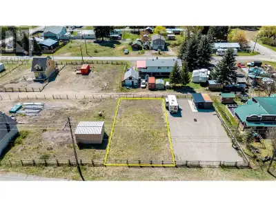 Welcome to the last group of lots available on Main Street, in the town of Coalmont. This lot pairin...