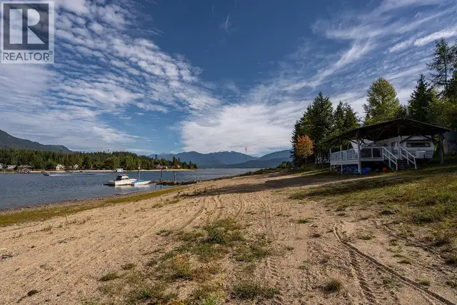 8275 East Procter Road Procter, British Columbia in Land for Sale in Nelson - Image 12