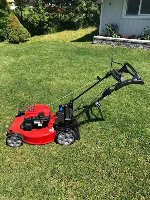 Toro 22" Recycler® Electric Start w/Personal Pace® (21464) Gas L in Lawnmowers & Leaf Blowers in Belleville - Image 2