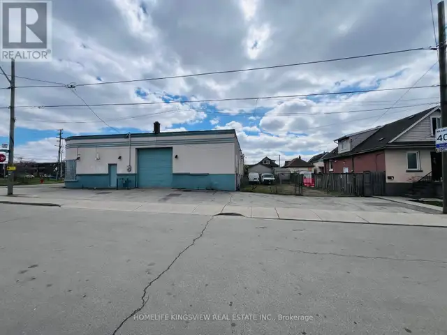 495 OTTAWA STREET Hamilton (Crown Point), Ontario in Commercial & Office Space for Rent in Oakville / Halton Region - Image 7