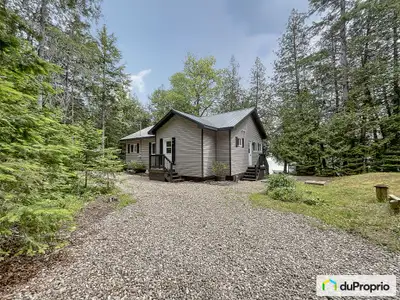 35 minutes d'Ottawa - Nouvelle maison de qualité, 4 saisons, 2 chambres à coucher situé sur le lac J...