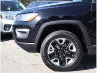 2017 JEEP COMPASS TRAILHAWK - BC VEHICLE - NAVIGATION - BACKUP CAMERA - HEATED FRONT SEATS - DUAL-CL... (image 5)