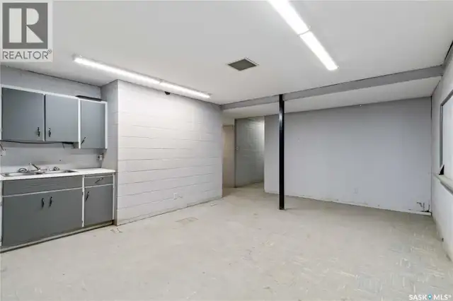 568 18th STREET E Prince Albert, Saskatchewan in Commercial & Office Space for Sale in Prince Albert - Image 33