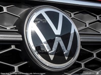 Discover this pristine 2024 Volkswagen Taos Highline, boasting an incredibly low 90 kilometers on it... (image 8)