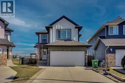 Welcome to an attractive and well-maintained two-story house at Saddlecreek Point. The backyard open...