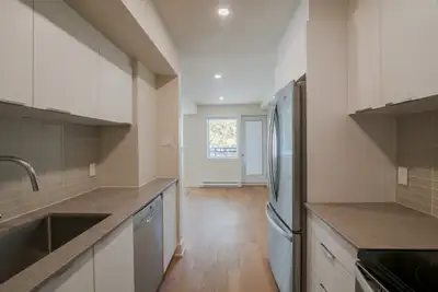 Renovated 4.5 Apartment for rent,Town of Mount Royal - ID 1478