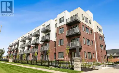 Modern Built Condos Less Than 2 Years Old Built By Daniels. This 1Bed + Den And 1 Full Washroom Nest...