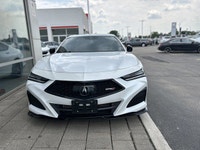 Leather interior, all wheel drive, no accidents, only 1 previous owner, backup camera, tinted window... (image 1)