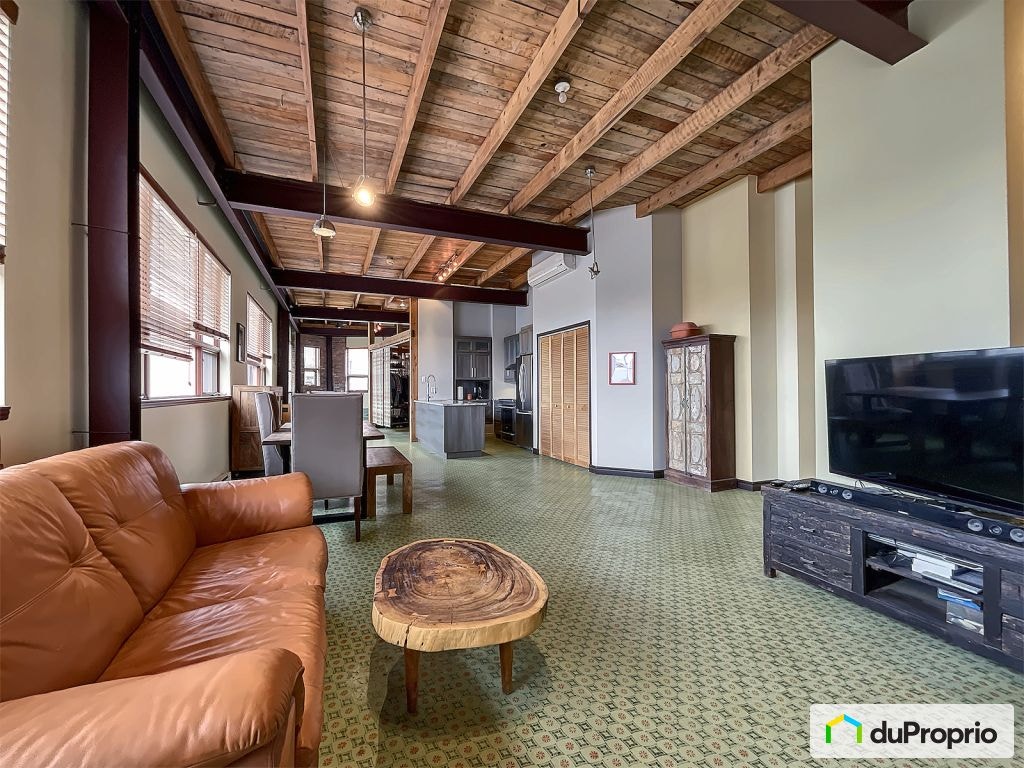 $385,000 - Condominium for sale in Saint-Roch — photo 1