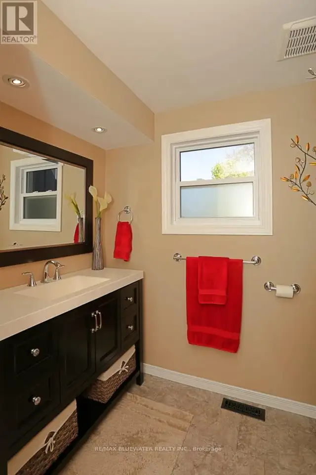 314 WYLDWOOD LANE S South Huron (Stephen), Ontario in Houses for Sale in Grand Bend - Image 25