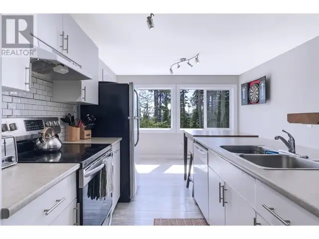 4817 Snow Pines Road Unit# D Big White, British Columbia in Houses for Sale in Penticton - Image 5