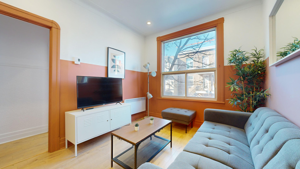 Appartement de 3 Chambres Rénové - Plateau - Métro Mont-Royal dans Locations longue durée  à Ville de Montréal