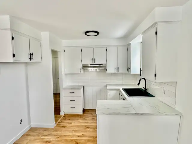 Renovated 4.5-Bedroom Apartment – St-Jérôme – Appliances, Parking & Air Conditioning Included