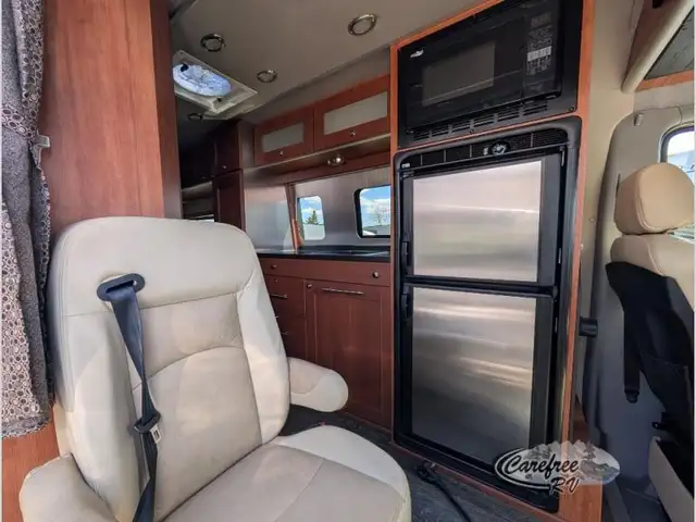 2017 Roadtrek Adventurous CS in RVs & Motorhomes in Edmonton - Image 9