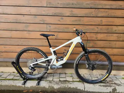 Santa Cruz Bronson GX AXS 2024 medium, View more